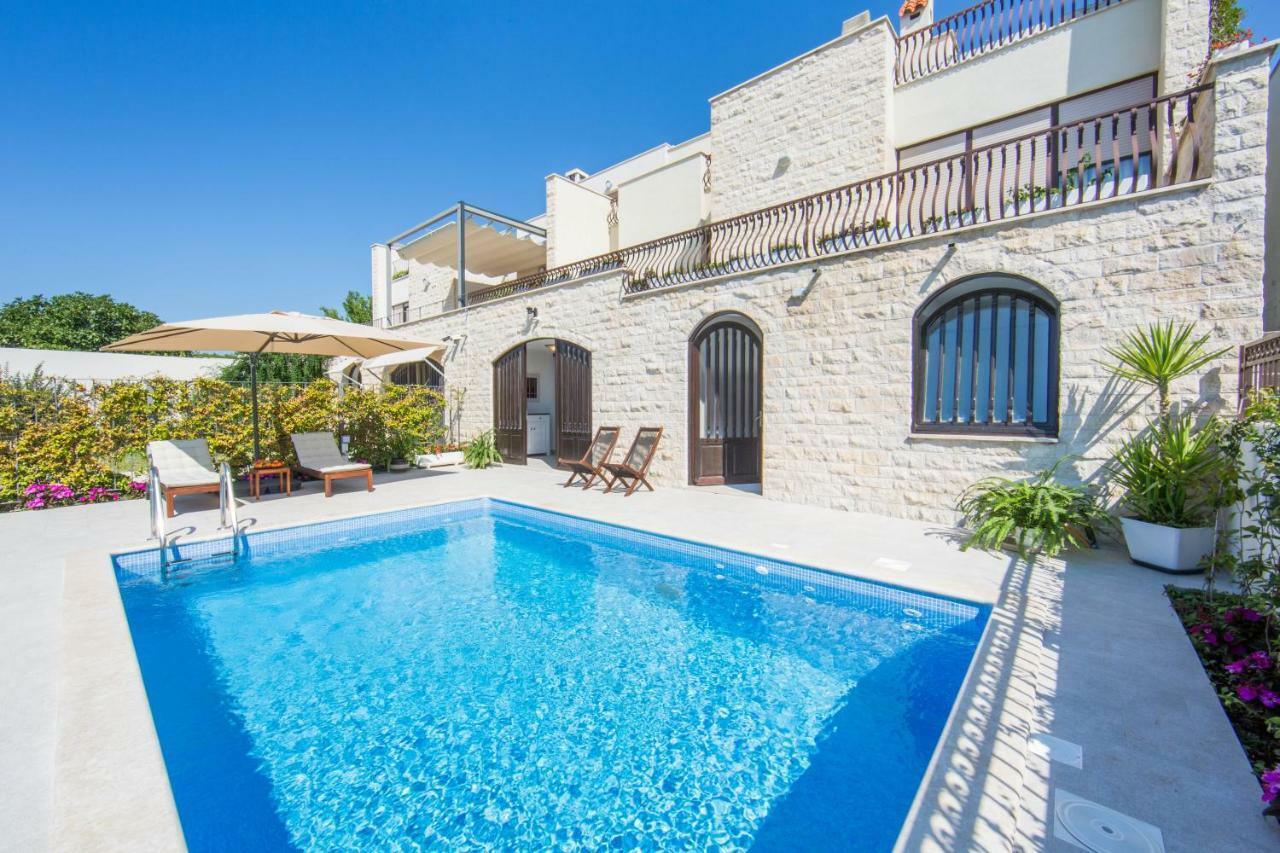 Melody M Apartment With Private Pool Split Exterior foto